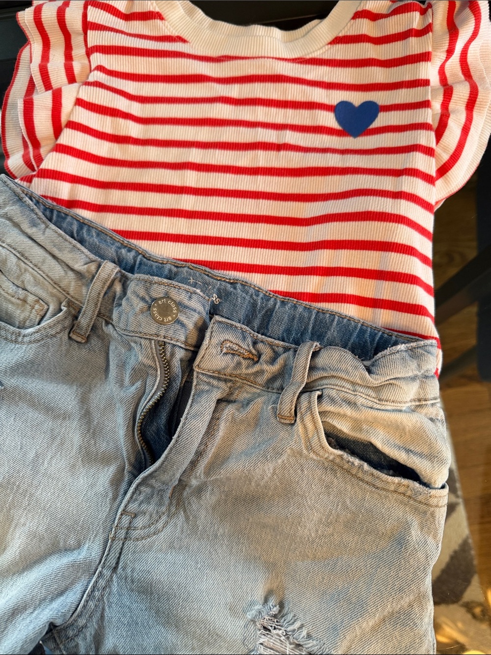 Girls Large - Shirt and Shorts